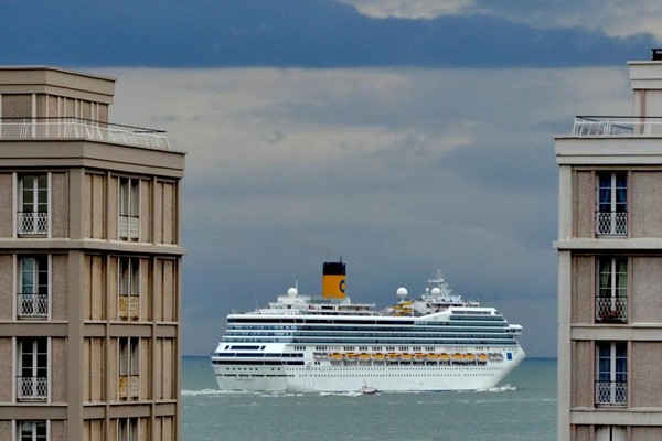D.Day Landing Beaches from your cruise ship (Le Havre, Honfleur,...)